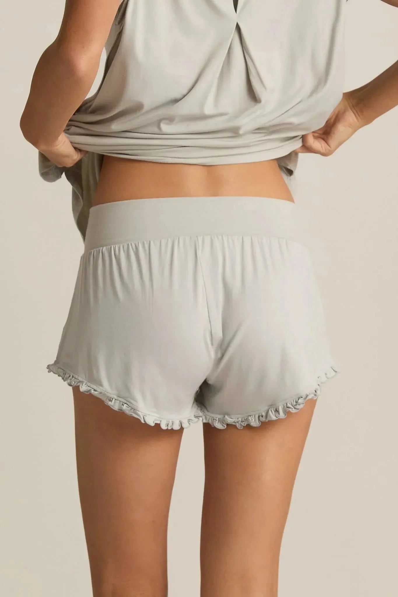 Ruffle Shorts, Fog