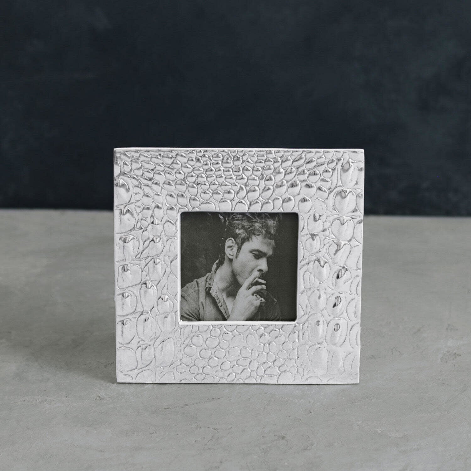 Beatriz Ball Pieles Frame, 3X3