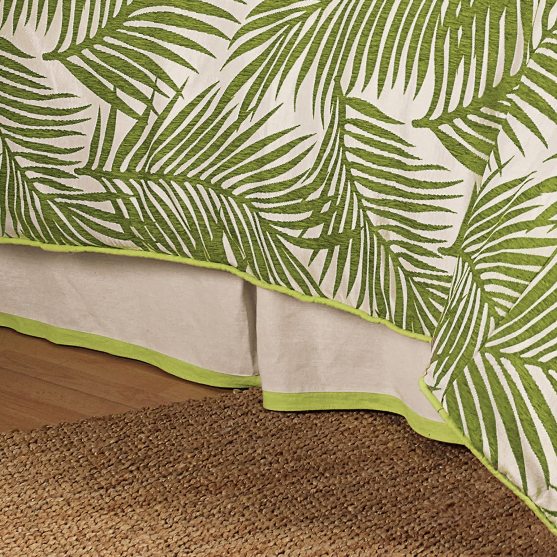 HIEND Capri Bedskirt - Queen, Green and white