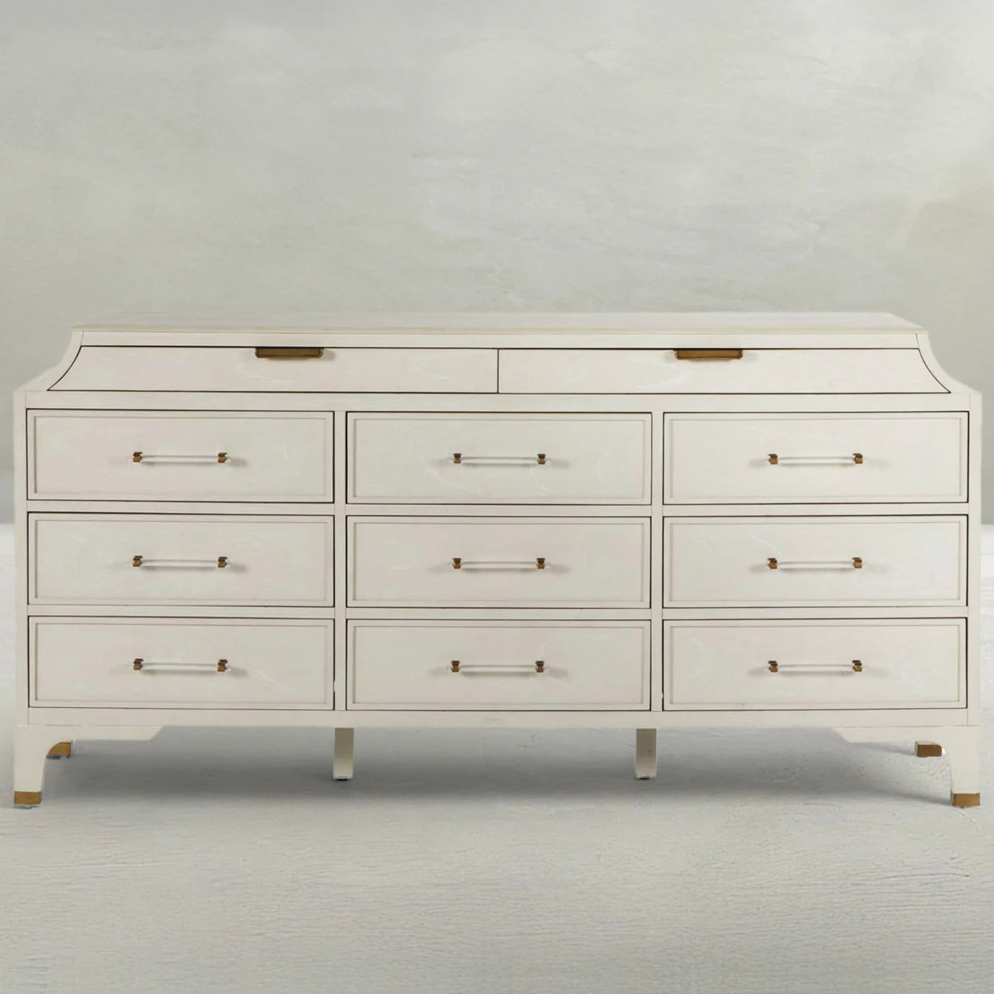 Alexandra Dresser
